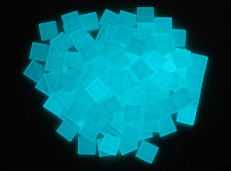 Blue Glow Tile - 20 Mm Square (Case of 1)