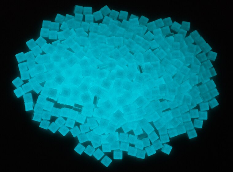 Blue Glow Tile - 10 Mm Square (Case of 1)