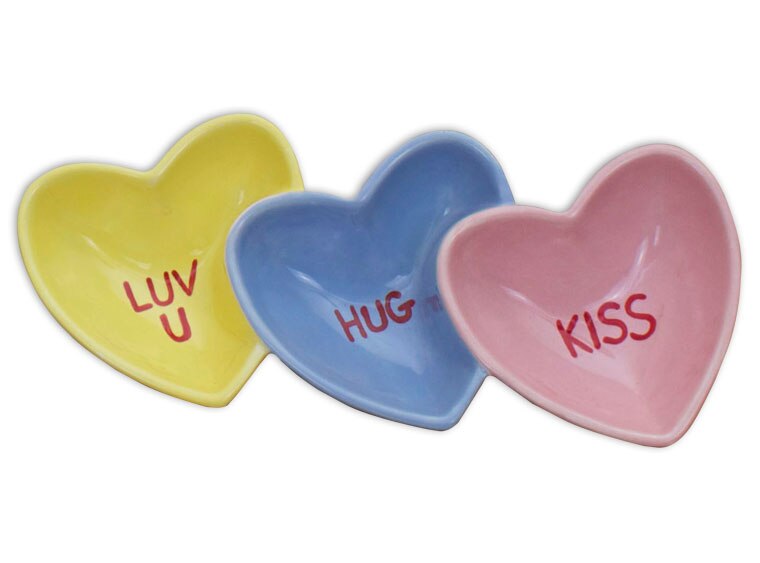 Bisque Three Heart Dish (Case of 4)